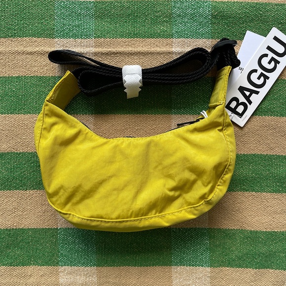 NEW BAGGU Mini Nylon Crescent Bag - Picture 10 of 13
